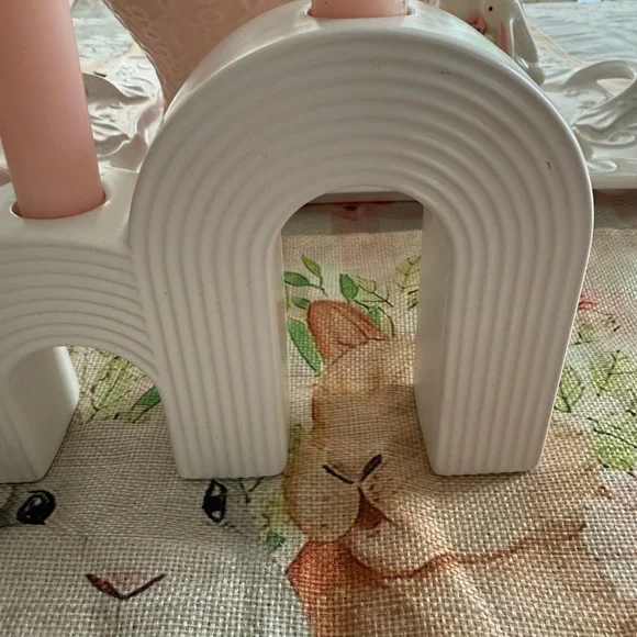 Chic White Arch Candle Holder - Picture 2 of 6